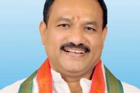స్థానిక సంస్థల ఎన్నికలను ఎదుర్కోవడానికి కాంగ్రెస్ పార్టీ భయపడుతోందని.. డీకే అరుణ సంచలన వాఖ్యలు..!