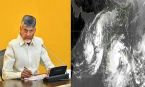 వరంగల్, హన్మకొండకు రెడ్ అలర్ట్: మొంథా తుఫాను బీభత్సం.. రైళ్లు నిలిపివేత, లోతట్టు ప్రాంతాలు జలమయం