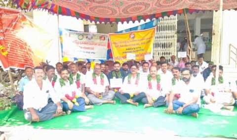 యువతకు రూ.15,000 విలువైన క్రికెట్ కిట్లు వితరణ బిజెపి నాయకుడు షేక్ సమివుల్లా…