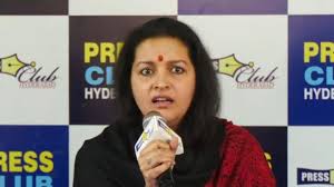 “ముఖ్యమంత్రి రౌడీలా మాట్లాడుతున్నారు”: రేవంత్ రెడ్డిపై దాసోజు శ్రవణ్ ఫిర్యాదు!