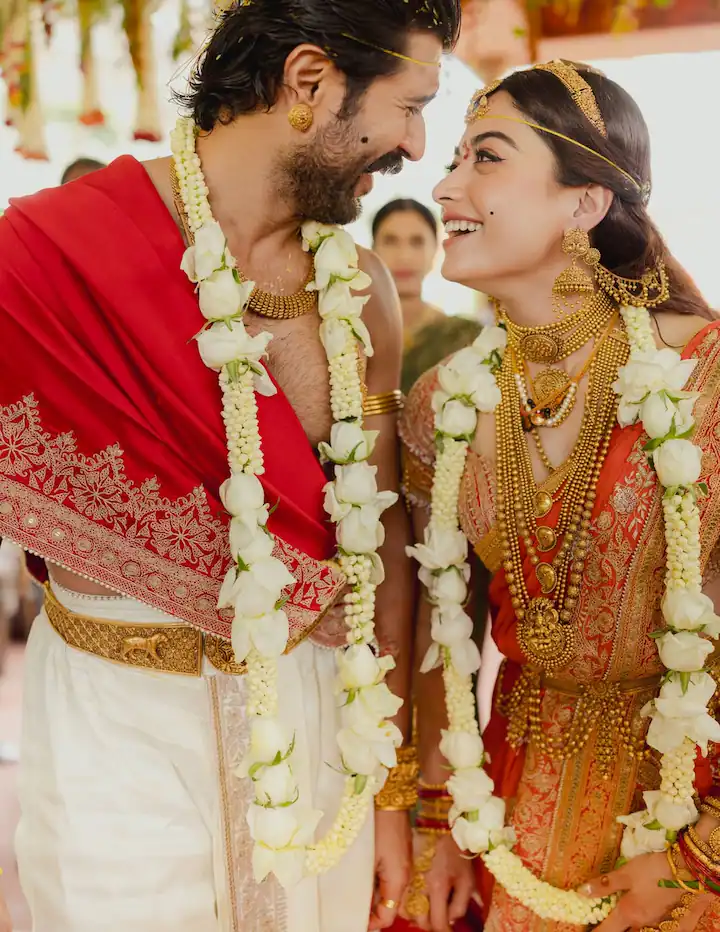 ఒకటైన ‘విరోష్’: నా భర్త విజయ్ దేవరకొండ అంటూ రష్మిక భావోద్వేగ పోస్ట్!