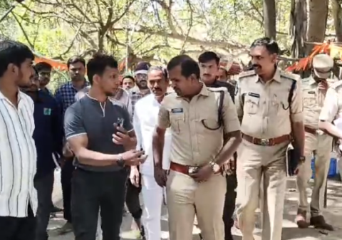 తిమ్మమ్మ మర్రిమాను ఆలయాన్ని సందర్శించిన జిల్లా ఎస్పీ…