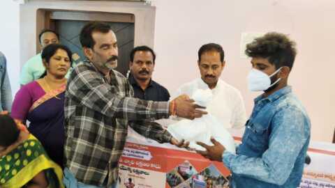 కదిరిలో క్షయ వ్యాధిగ్రస్తులకు పోషకాహార కిట్ల పంపిణీ: పాల్గొన్న ఎమ్మెల్యే కందికుంట వెంకటప్రసాద్