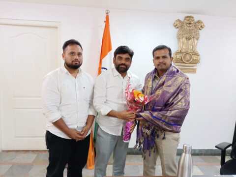 జిల్లా ఎస్పీ సతీష్ కుమార్‌ను మర్యాదపూర్వకంగా కలిసిన DCC అధ్యక్షులు కె.ఎస్. షానవాజ్