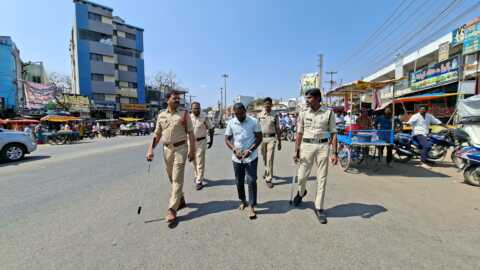 అంగన్వాడి వర్కర్లకు గ్రాట్యుటీ అమలు చేయాలి… రిలే నిరాహార దీక్షలో గోవిందమ్మ, మేరీ డిమాండ్..