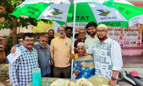 కదిరిలో వంద సౌర విద్యుత్ వ్యవస్థల స్థాపన పూర్తి: చిరు వ్యాపారులకు గొడుగుల పంపిణీ మరియు రూ. 78,000 సబ్సిడీ జమ