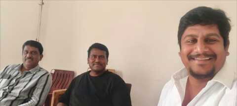 గాయపడిన బిగ్ టీవీ రిపోర్టర్ చంద్రశేఖర్ రెడ్డిని పరామర్శించిన రామాంజి మరియు రాజేందర్ ప్రసాద్