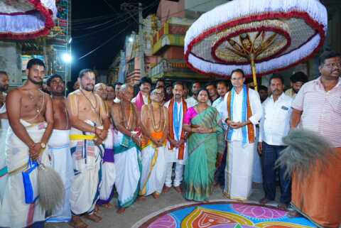 కదిరి పుణ్యక్షేత్రంలో అంగరంగ వైభవంగా బ్రహ్మోత్సవాల అంకురార్పణ: సరికొత్త డిజిటల్ సేవలను ప్రారంభించిన ఎమ్మెల్యే కందికుంట దంపతులు