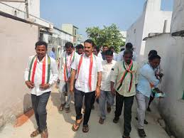 కొల్లాపూర్‌లో సైకిల్‌పై మంత్రి జూపల్లి వినూత్న ప్రచారం: ఆరోగ్యమే మహాభాగ్యం అంటూ ఓట్ల వేట