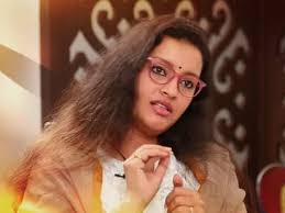 రేణు దేశాయ్ వేధింపుల కేసులో ఇద్దరు ట్రోలర్లు అరెస్ట్: సోషల్ మీడియాలో అసభ్యకర పోస్టులపై సైబరాబాద్ పోలీసుల కొరడా!