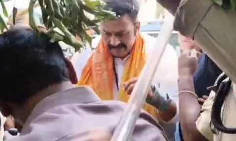 రఘురామకృష్ణరాజుపై దాడికి యత్నం..