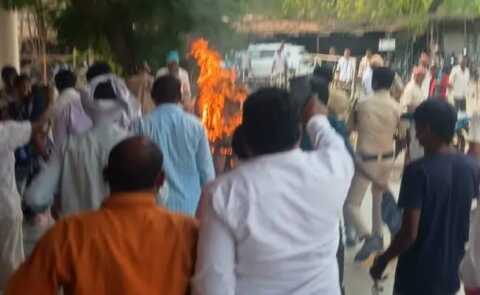 ఆర్టీసీ సమ్మె.. పెట్రోల్ పోసుకుని నిప్పంటించుకున్న బస్సు డ్రైవర్..