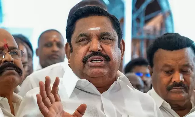 తమిళనాడులో ఉత్కంఠ.. ప్రభుత్వ ఏర్పాటుపై పళనిస్వామి ధీమా..!