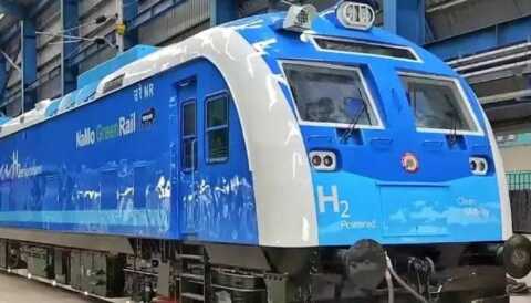 భారత రైల్వేలో నవశకం..! పట్టాలెక్కనున్న తొలి హైడ్రోజన్ రైలు..