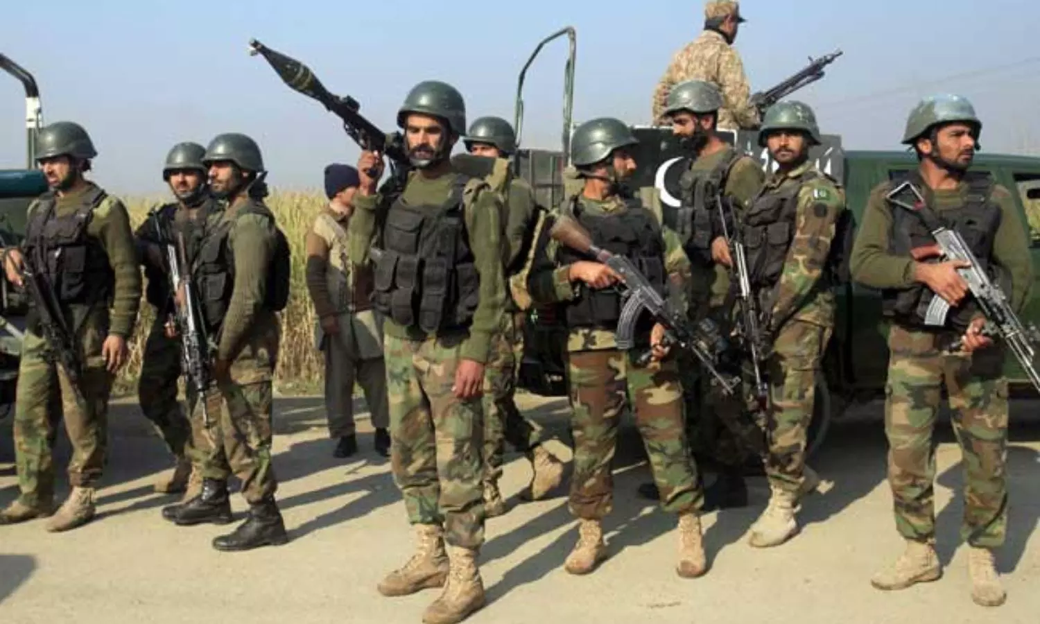 Pakistan Army: అధికారిక కమ్యూనికేషన్‌కు వాట్సాప్‌కు బదులు వీచాట్‌.. పాక్ ఆర్మీ కీలక నిర్ణయం?