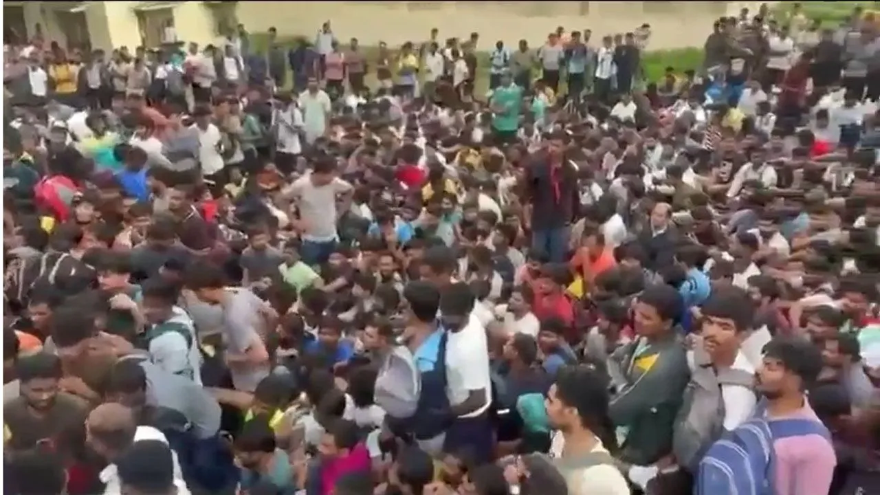 Hyderabad: HYDRAA ఉద్యోగాల కోసం భారీగా తరలివచ్చిన యువత.. 150 పోస్టులకు పోటాపోటీ!