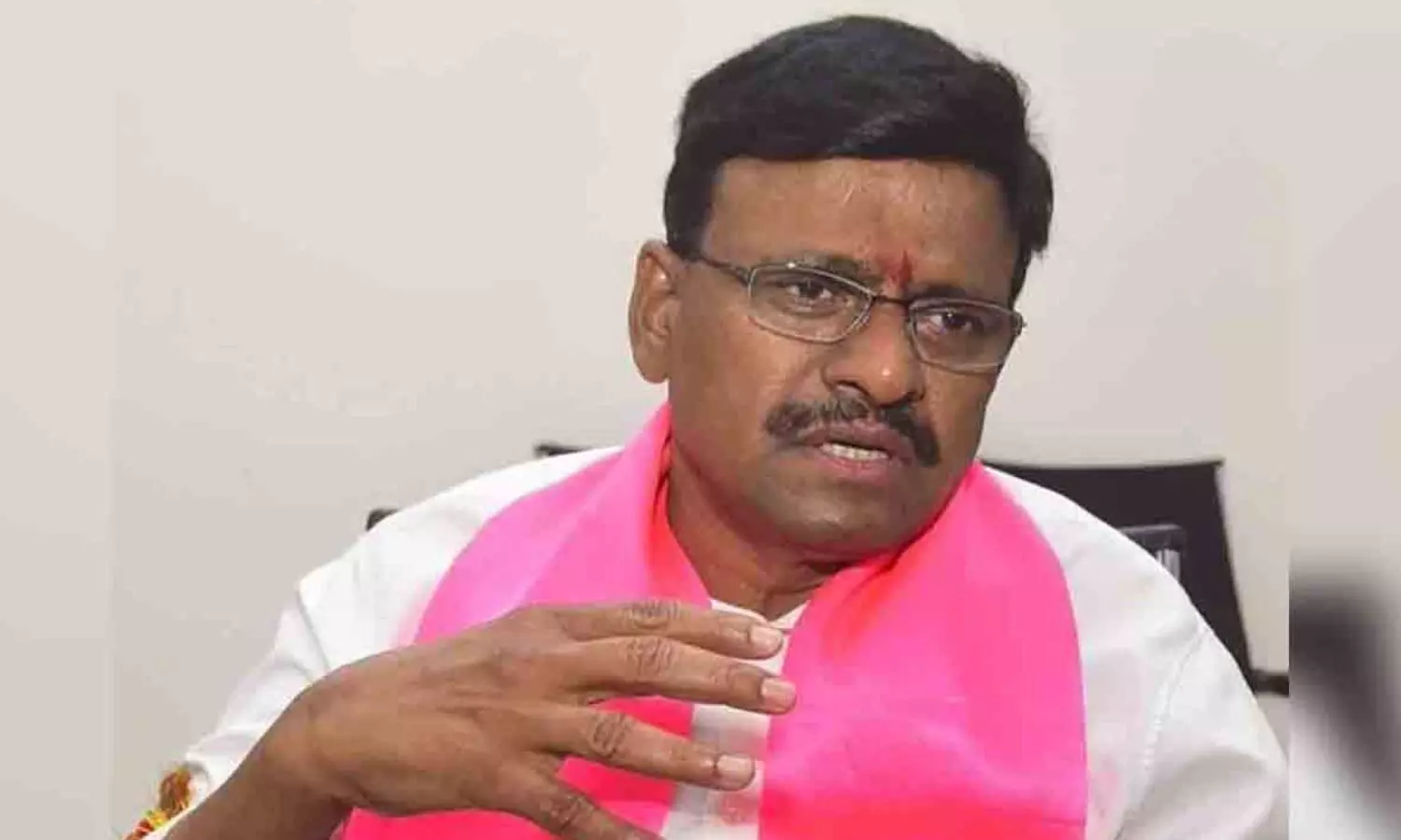 తెలంగాణ శాసన మండలిలో షాకింగ్ న్యూస్.. ఎమ్మెల్సీ తాతా మధు, నవీన్ కుమార్‌పై సస్పెన్షన్ వేటు .!