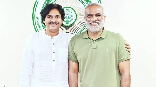 పవన్ కల్యాణ్‌తో వంగవీటి రాధాకృష్ణ భేటీ..