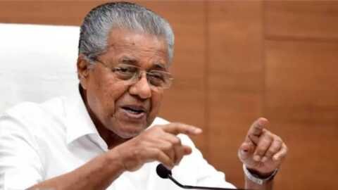 “బాత్రూమ్‌లోకి కూడా వస్తారా?”.. మీడియాపై పినరయి విజయన్ ఫైర్..