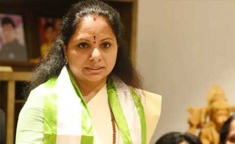మాజీ మావోయిస్టులను తమ పార్టీలోకి ఆహ్వానించిన కవిత..!